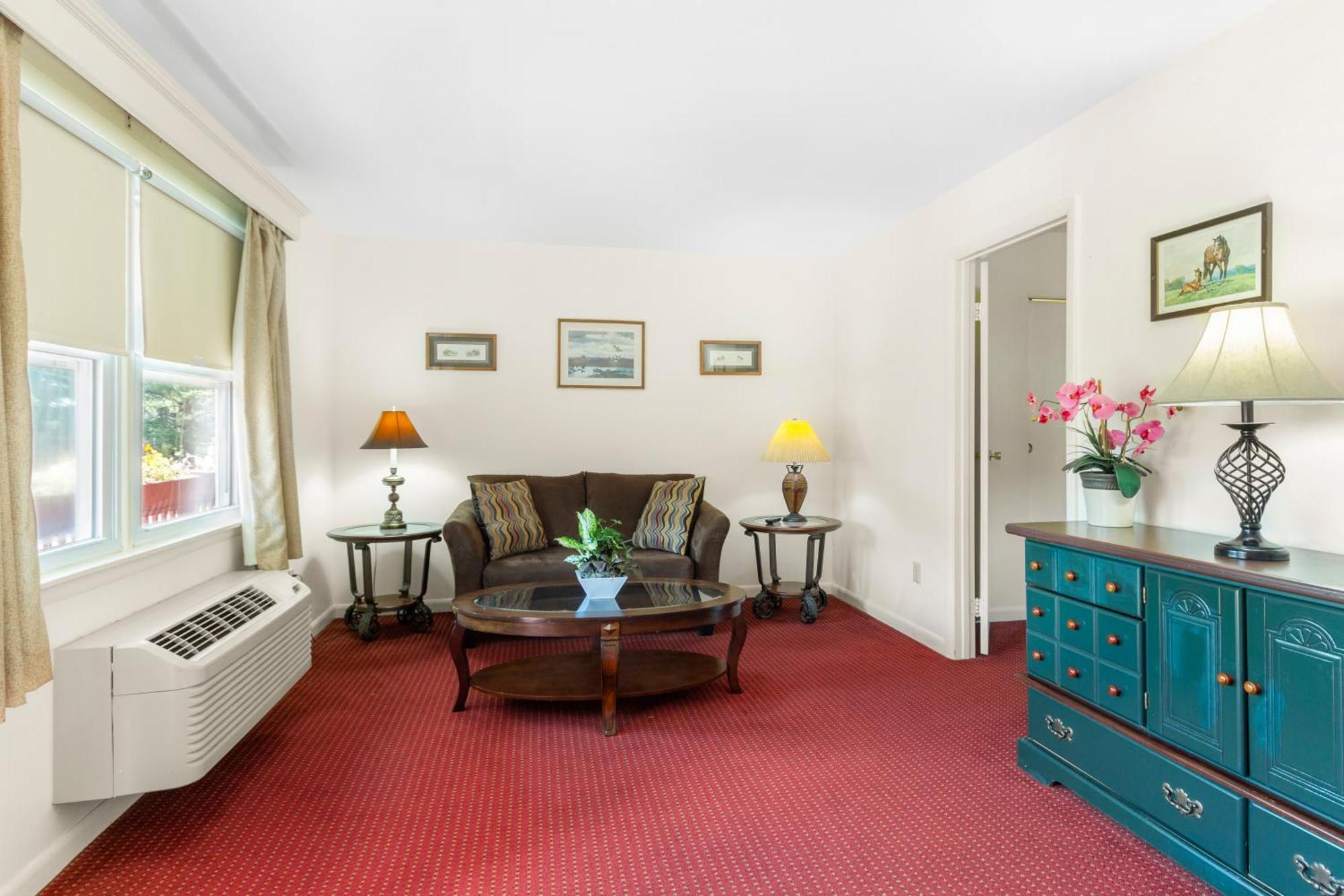 Blue Spruce Inn & Suites Valatie Екстер'єр фото