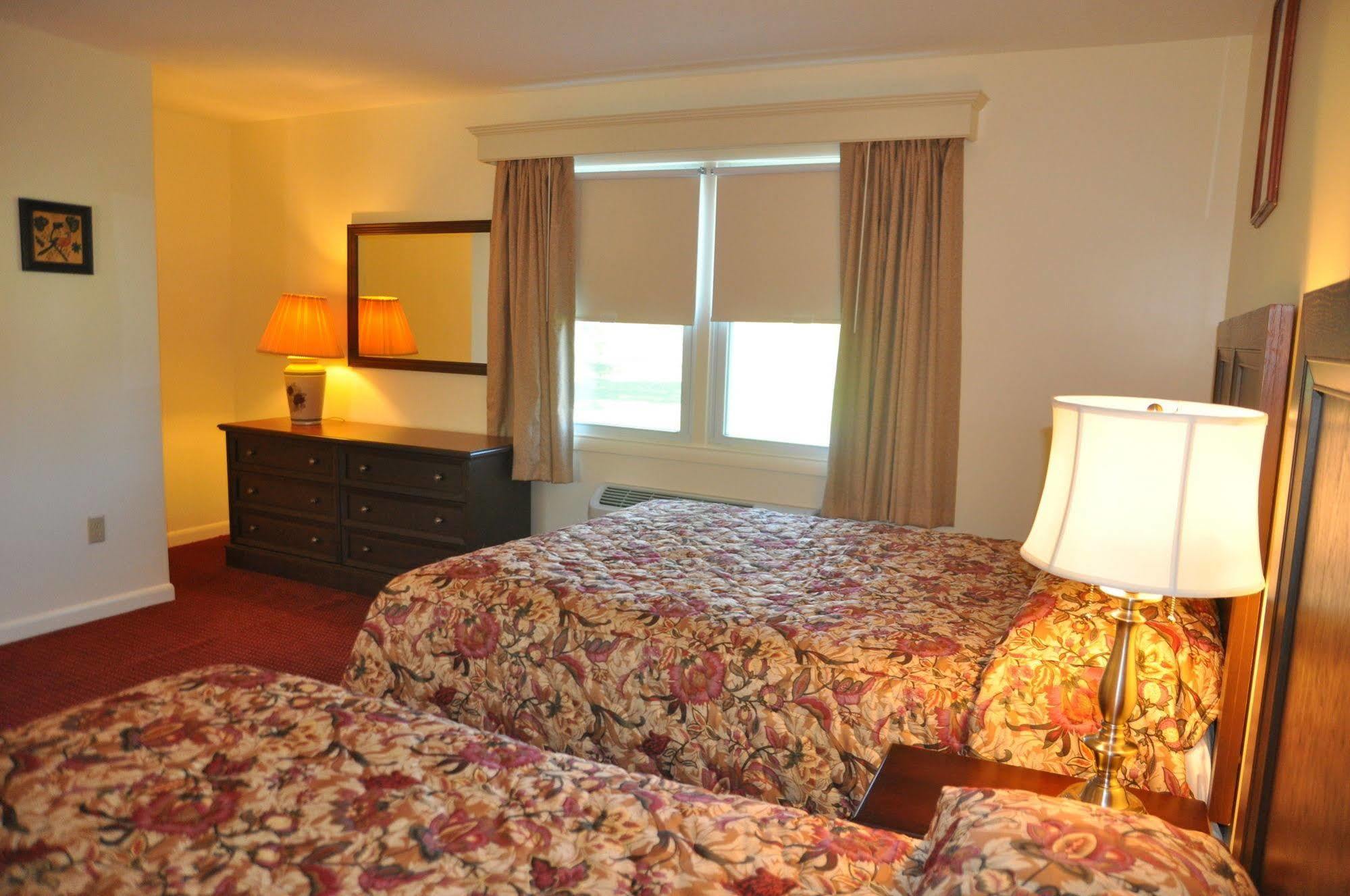 Blue Spruce Inn & Suites Valatie Екстер'єр фото